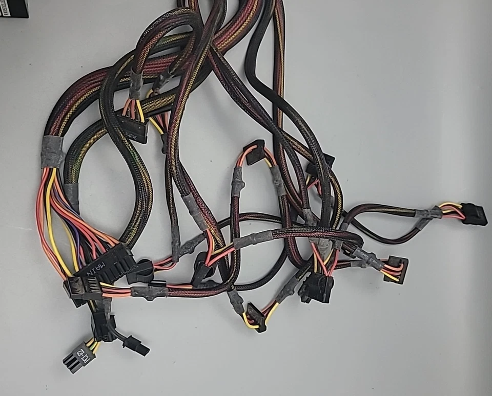 OCZ TECH POWER SUPPLY * MODEL OCZGXS700 / 700W - ATX - Image 4 of 4