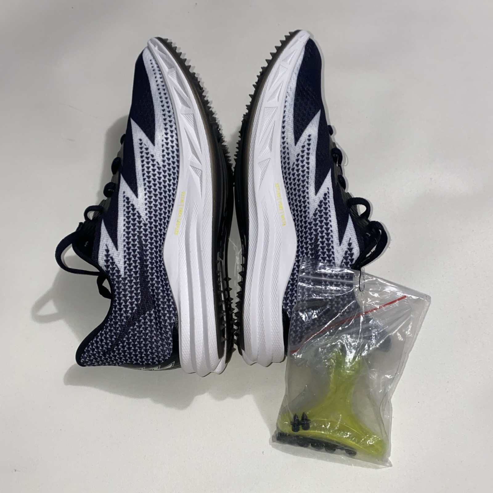 Hoka One One Crescendo MD Women’s 8 Mens 6.5Track Spike Running Shoes 1134520 thumbnail 5