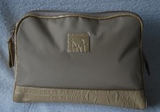 Borsa cosmetica da viaggio STUDIO Diane von Furstenberg oro mai usata 30x23 cm