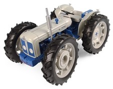 UNIVERSAL HOBBIES - Tracteur FORD County Super 4 - 1/16 - UH2781
