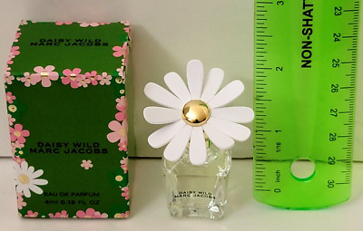 DAISY WILD Marc Jacobs Eau De Parfum 0.13 fl oz / 4 ml MINI DABBER FOR WOMAN