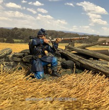 W.Britain 31370 Federal in Frockcoat Kneeling Firing, No.2 Britains