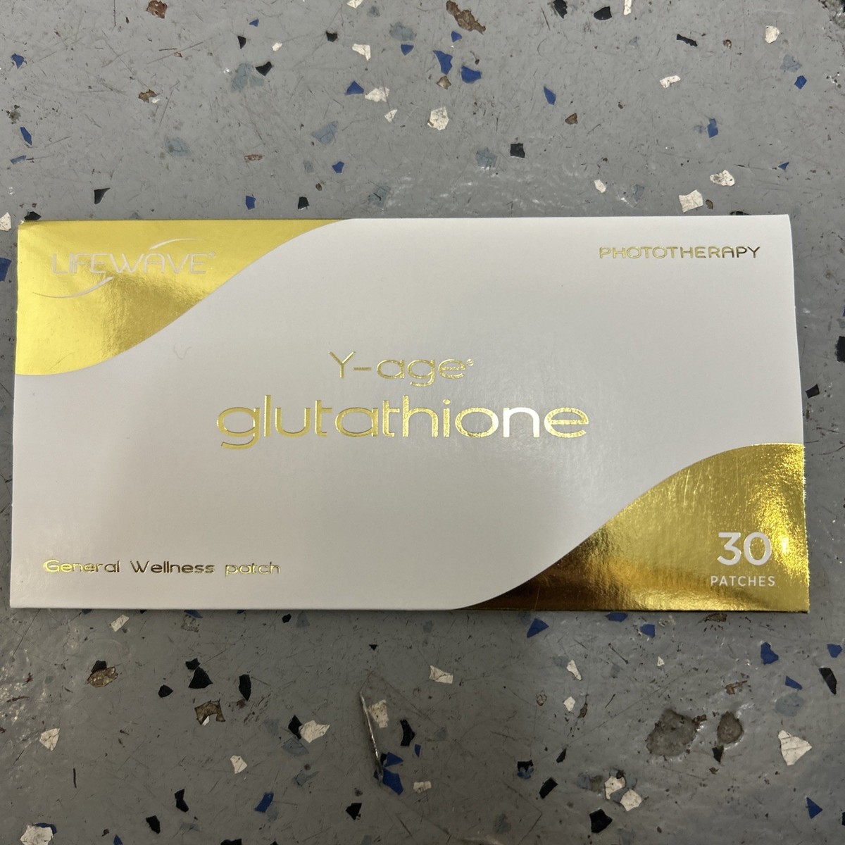 健康アクセサリー LIFEWAVE Y-age glutathione 30 PATCHES LifeWave Y-age Glutathione Phototherapy Patches, 30 Patches - Exp