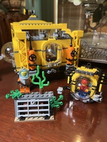 Complete Retired LEGO City Deep Sea Operation Base 60096 w/ All Minifigures