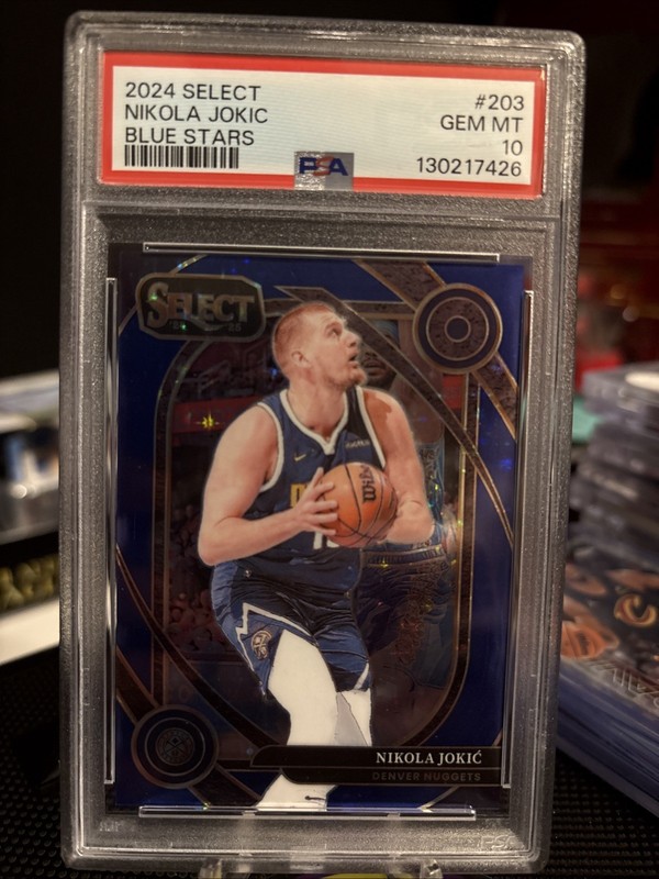 2024-25 Panini Select Courtside Nikola Jokić #203 Blue Stars Prizm /20 PSA 10