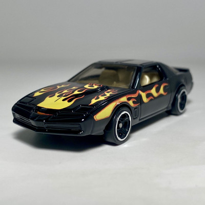 KITT K.I.T.T. Knight Rider 1:64 Diecast Diorama Model Car Black w/Flames #83
