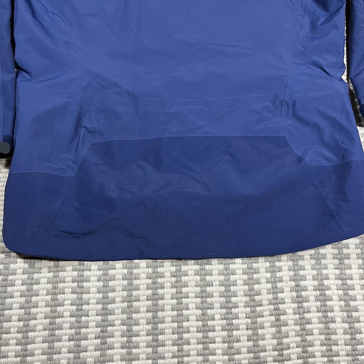 Arc Teryx Theta Ar Jacket 90s 24K Gold Thorn Indigo Men's Sz Arc Teryx Theta Ar Jacket 90s 24K Gold Thorn Indigo Men's Sz