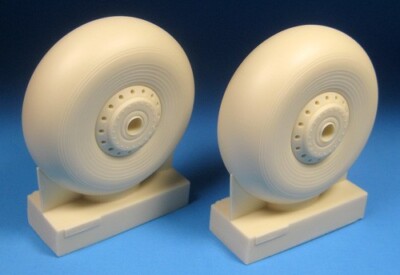 Barracuda Studios (BR-32409) 1:32 Lancaster Main Wheels Smooth Tire