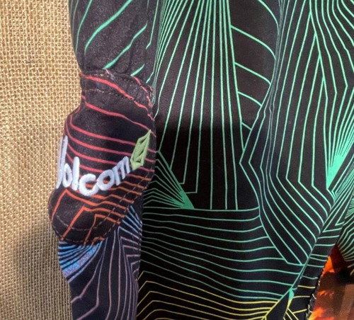 volcom modulator tech men’s multi-color board shorts 38 pocket - Picture 4 of 7