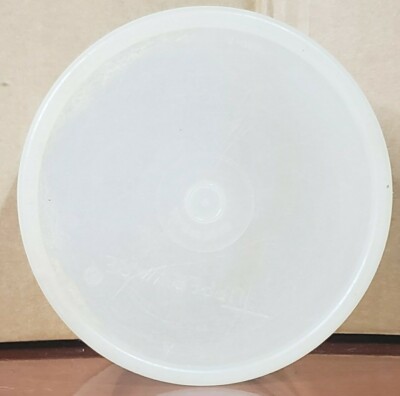 VTG TUPPERWARE 250-7 Round with 215-89 Lid. Pre-owned. Food
