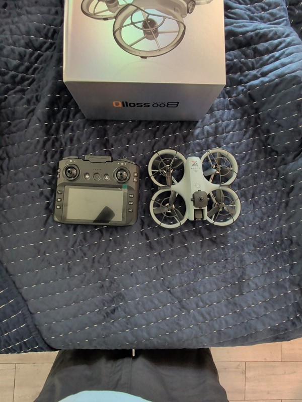Qiloss 008 FPV Drone with Controller