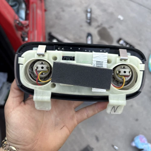 Luz domo negra Ford Fiesta ST WT MK6 14-19 OEM - Imagen 2 de 2