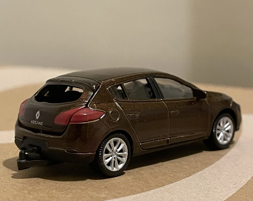 Miniature Norev Renault Megane III 3 inches 1/64 1:64 5 portes état correct - Photo 4/4