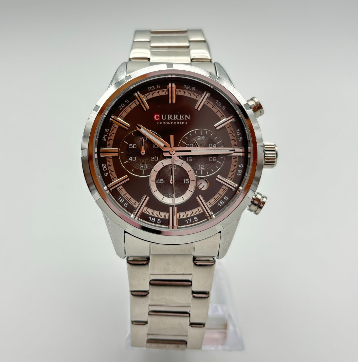 Montre chronographe quartz 47 mm homme avec cadran noir et boîtier argenté