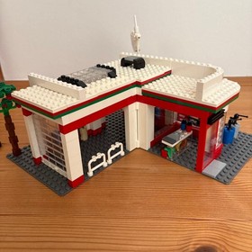 Lego Creator Expert Town Plan 10184 w/Box & Manual Used from Japan