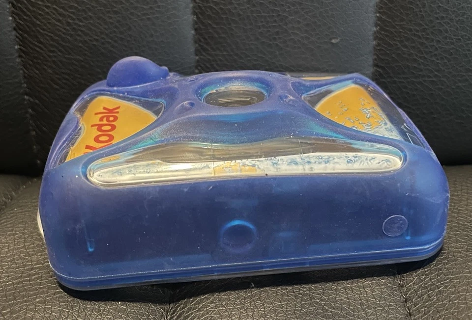 Kodak Sport Underwater Waterproof 800 ISO 35mm Single Use Camera Exp: 08/2023 - Image 4 of 4