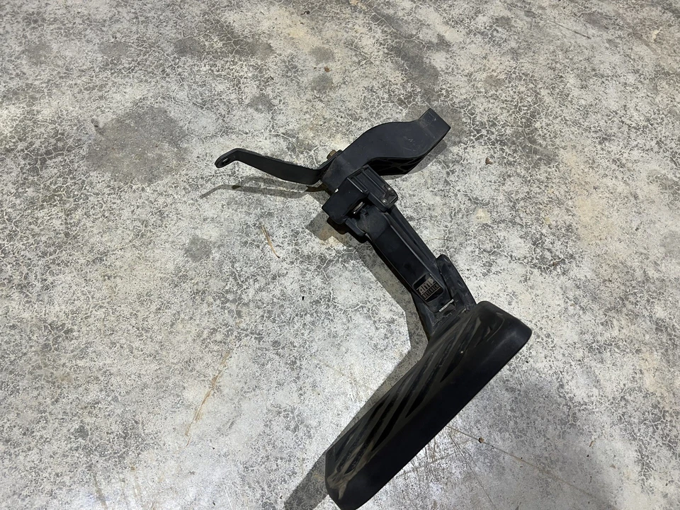 AMP Research Fits 04 - 07 Nissan Titan BedStep - Black - Image 2 of 3