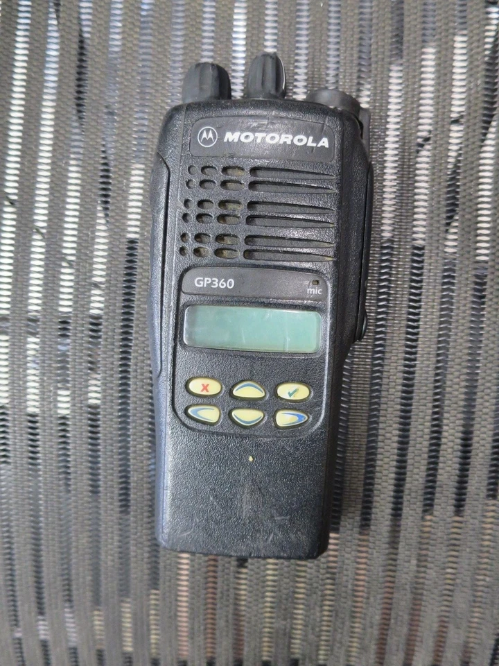 MOTOROLA GP360 HANDIE-TALKIE UHF Portable 2-Way Radio MDH25RDF9AN5AE TYPE PW502F - Image 2 of 4