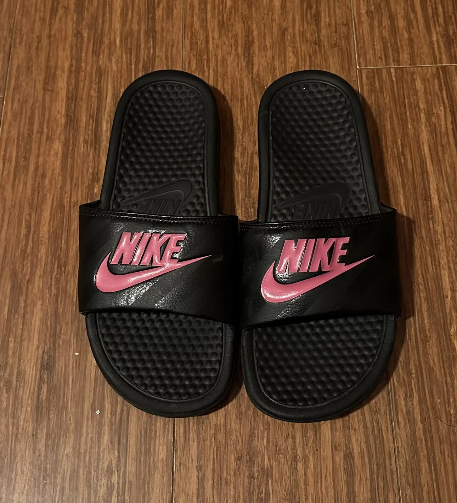Sandali slide donna Nike Benassi JDI donna nero rosa vivo 343881