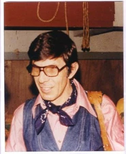 LOT 5: STAR TREK actor LEONARD NIMOY 8x10 color photo taken in 1973