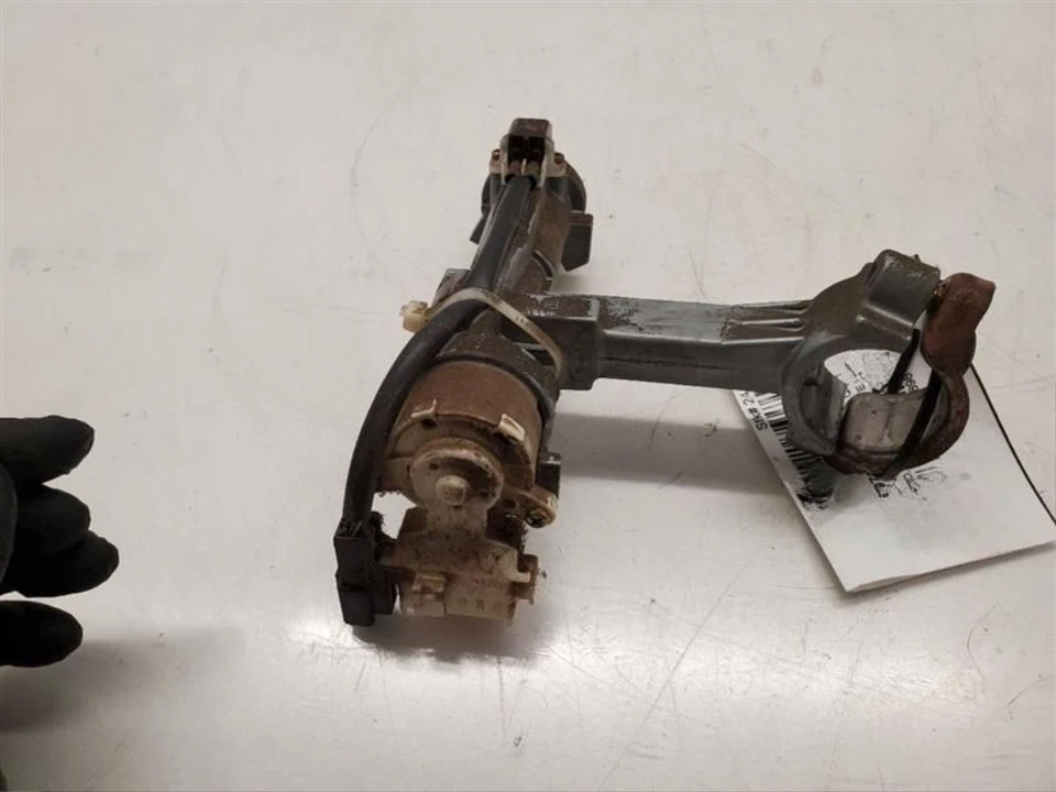 Цилиндр замка зажигания 1996-2002 Toyota 4runner с оригинальным ключом в сборе - Изображение 4 из 4