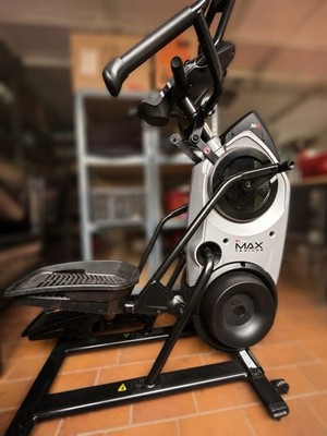Bowflex MAX Trainer M6 Crosstrainer mit Pulsmessung, Display, Schwarz/Silber