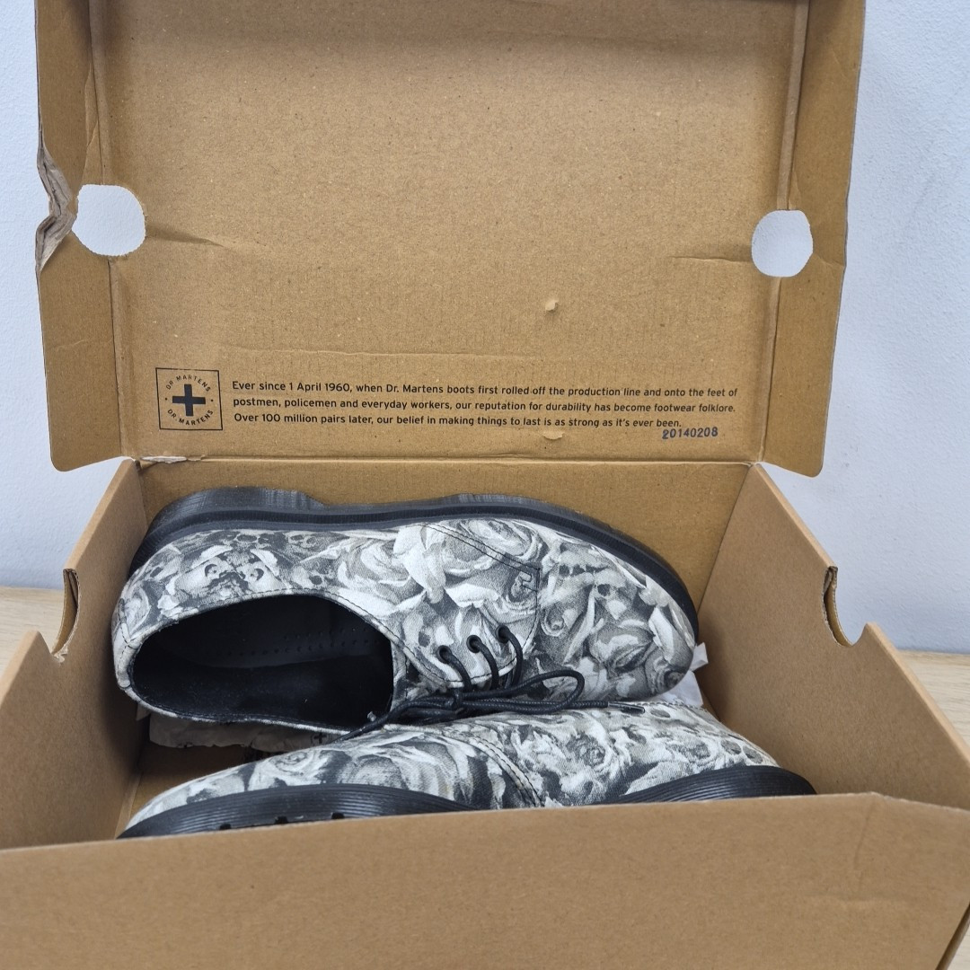 Dr Martens 1461 Lester Skull & Roses Floral Black Grey