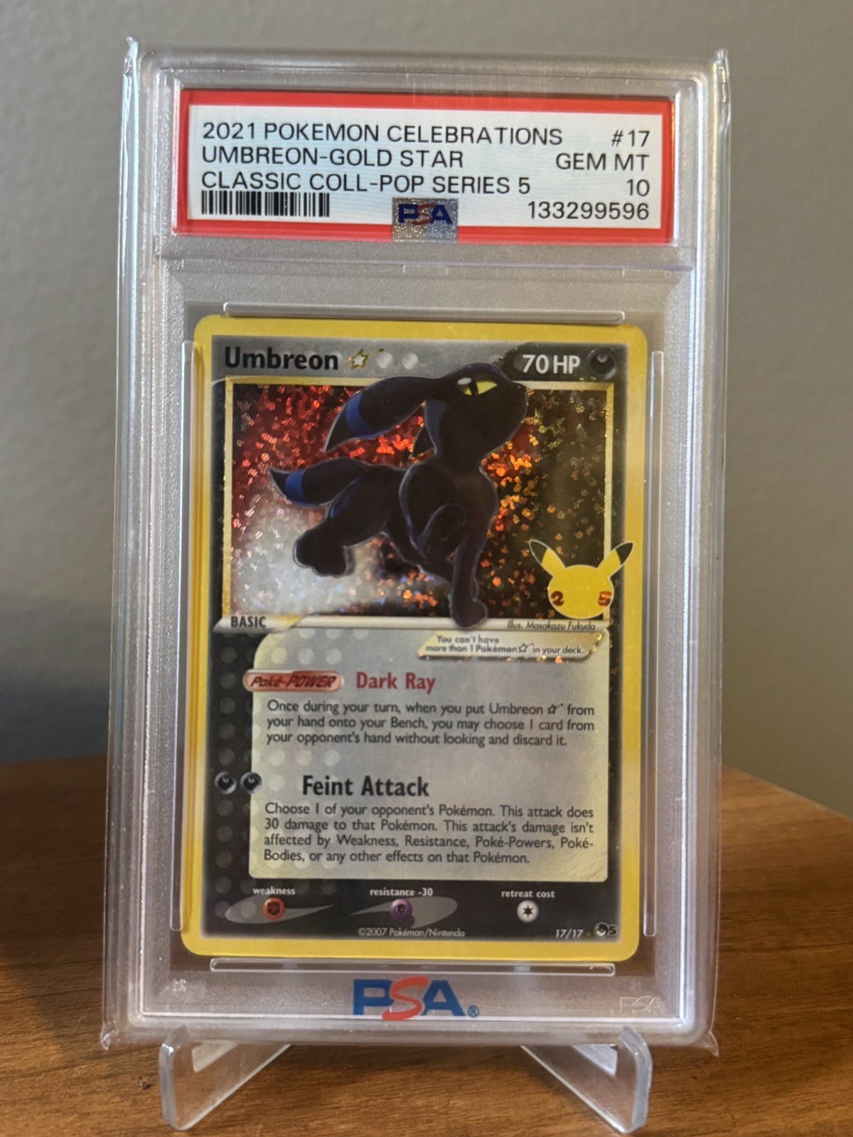 Umbreon Gold Star #17 2021 Pokemon Celebrations Classic Collection PSA 10 250001
