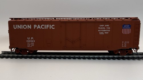 HO Athearn Union Pacific 50’ doble puerta Boxcar UP 150023 – Acopladores Kadee | Zustand: Used