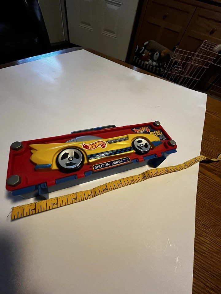 Hot Wheels Six Car Case Featuring A Yellow Corvette In Good Condition - Image 2 of 4