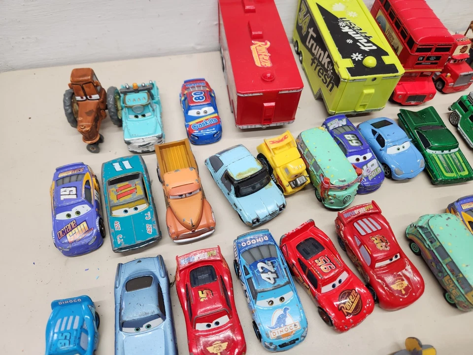 Lote de (99) Aviones Disney Pixar Cars Diecast Tamaños Mixtos Variedad Drivers ~ LEER Foto 2 de 4