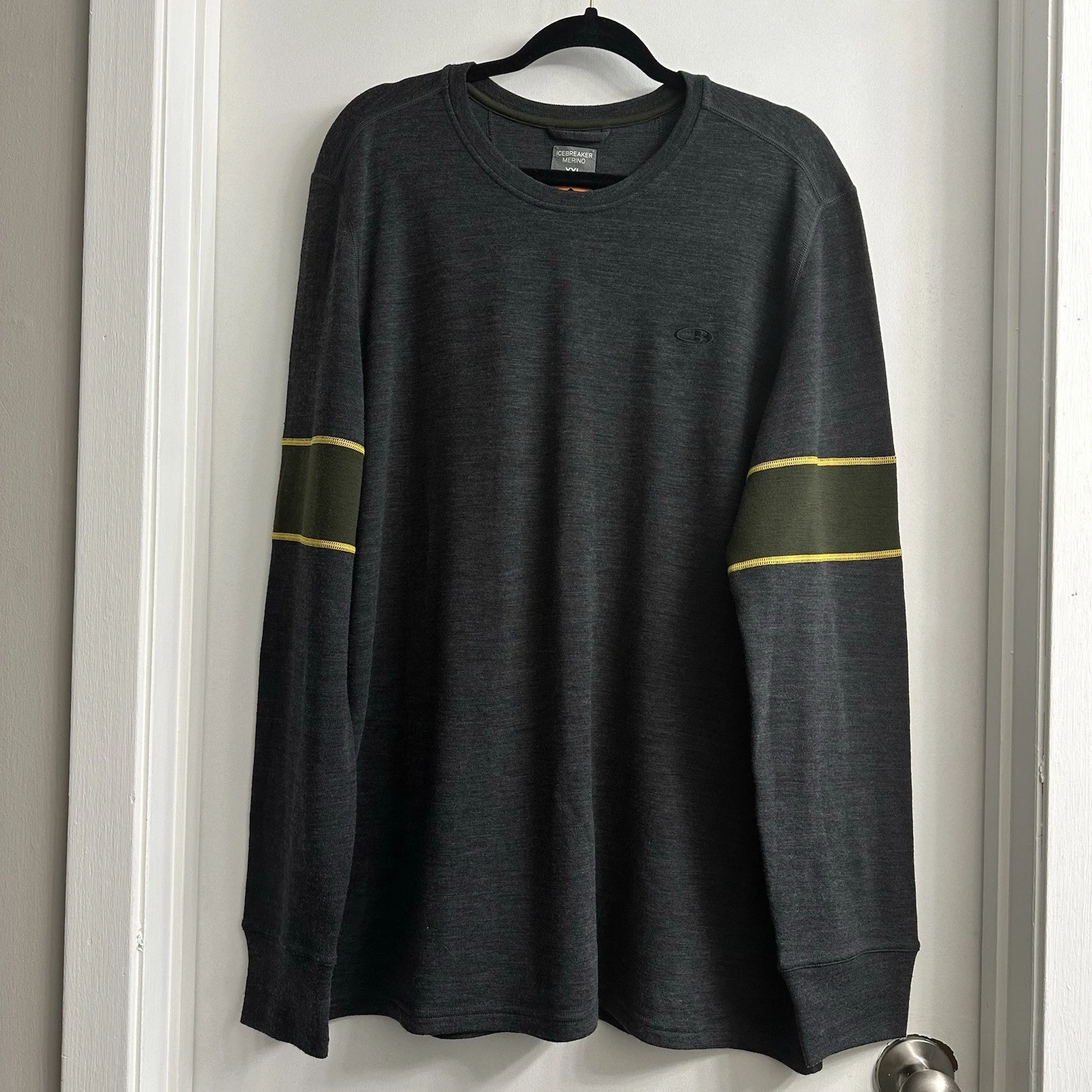 ICEBREAKER Men’s XXL 100% Merino Wool Soft Base Layer Thermal Top Gray
Opens in a new window or tab