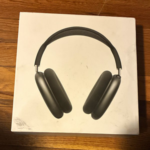 Apple AirPods Max Black Over-Ear Wireless Headphones w/ Active Noise Cancel