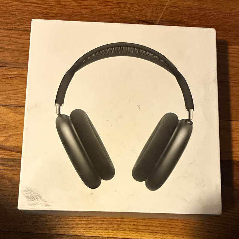Apple AirPods Max Black Over-Ear Wireless Headphones w/ Active Noise Cancel