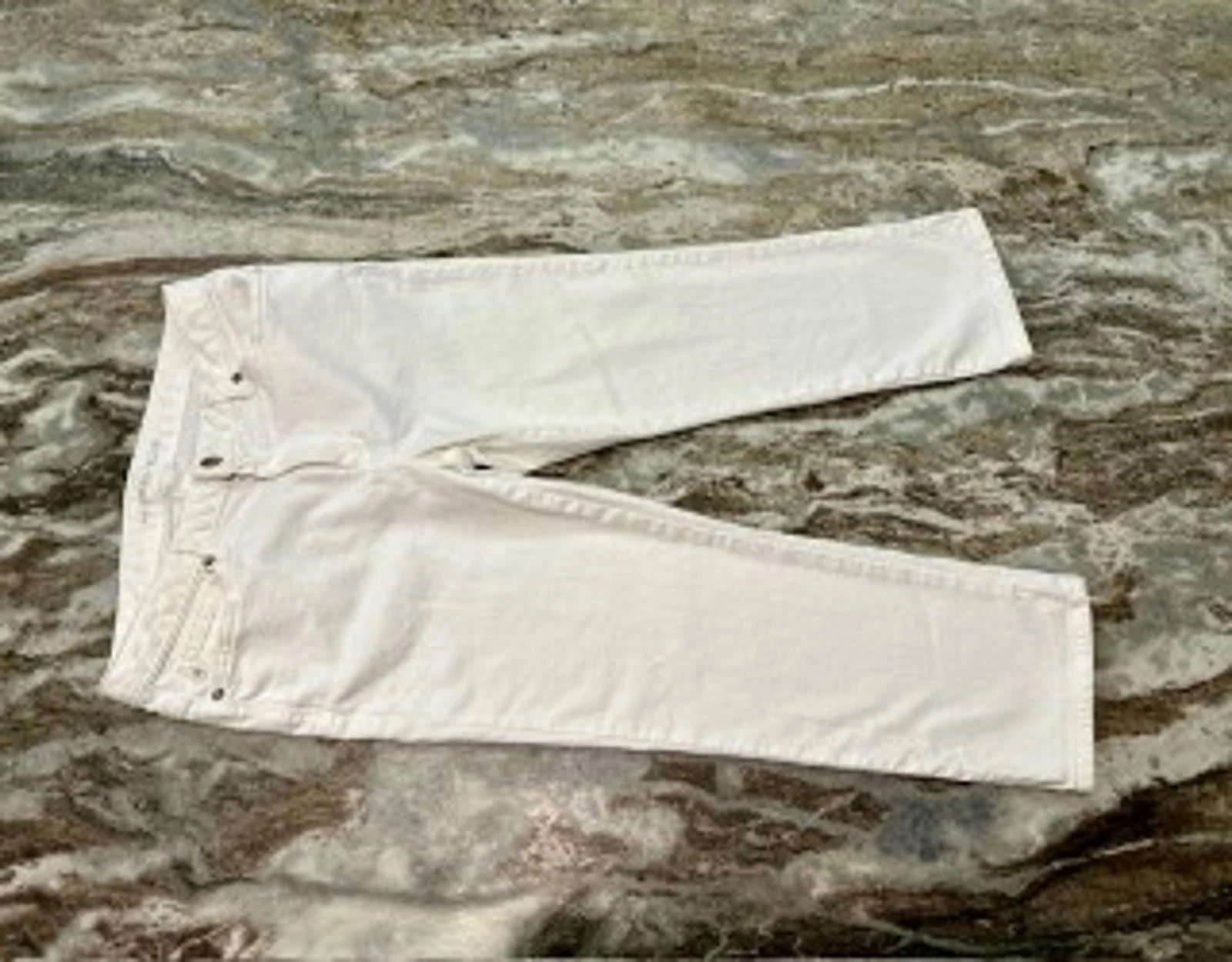 Michael Kors White Capri Pants Size 6 (GUC–VGUC) 🤍 Brunch/Shopping/Vacay Ready