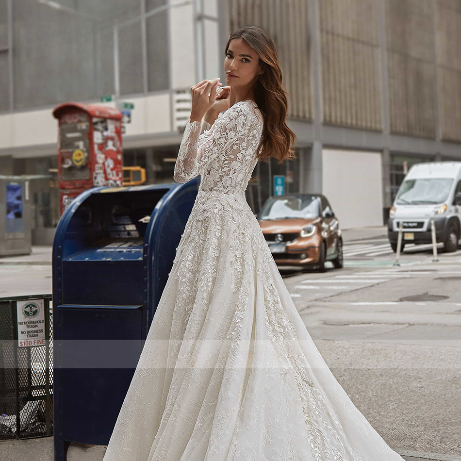 Elegant Women's Wedding Dresses A Line Bridal Gowns Delicate Beaded Lace  Flowers