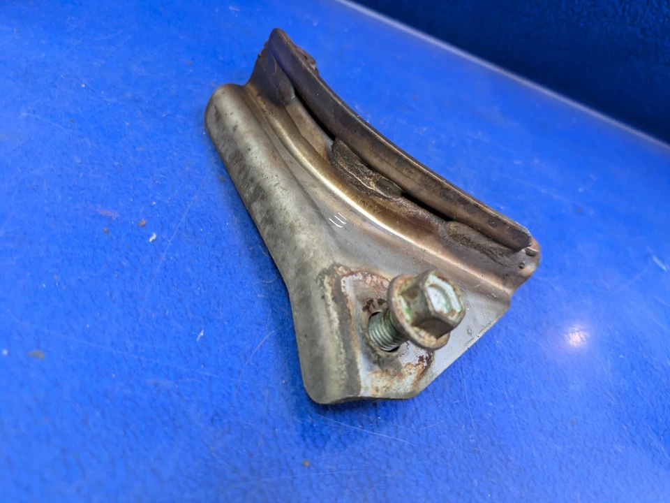 Soporte de montaje de escape OEM Infiniti 20713-1MC0A FX50 M56 Q70 conductor izquierdo Foto 2 de 3