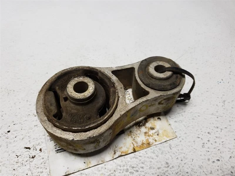 2007 - 2009 Mazda CX-7 REAR Engine Mount OEM L2Y2-39-04XA - Image 2 of 4