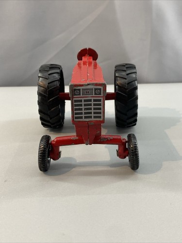 Vintage ERTL Red International Harvester Tractor Diecast Metal 1:32 Scale - Picture 2 of 9