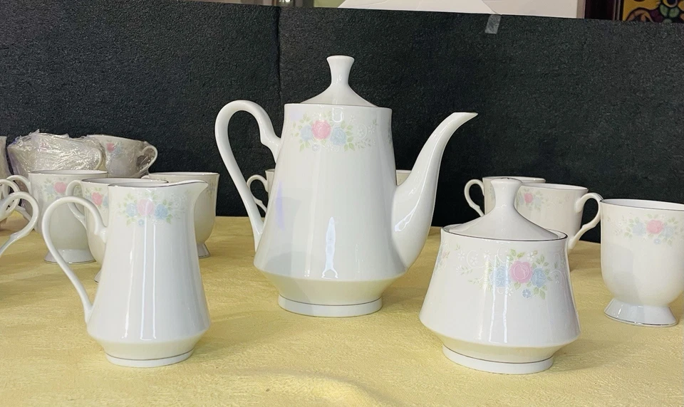 Dinnerware Set and Tea Set for 12 people China Garden by Prestige,111 Pcs Full - Image 3 of 4