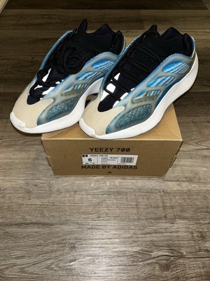 Adidas Yeezy 700 V3 Sneakers  Sz 6￼