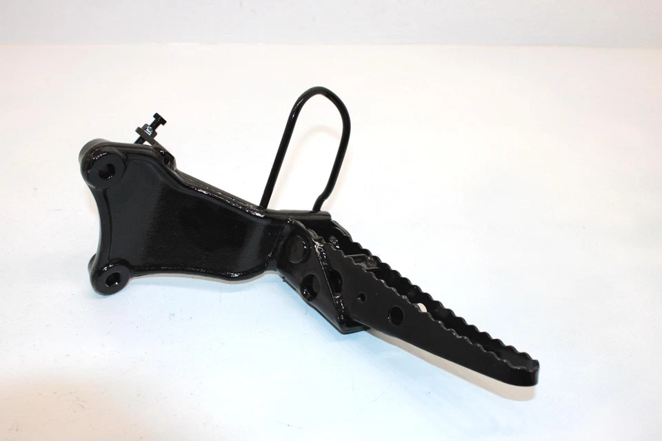 92 Suzuki Quadrunner 230 Lt230e  Oem Right Footrest 43510-35B03 AS2  - Image 2 of 4