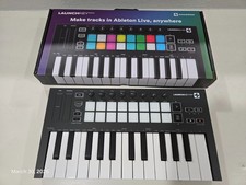 Novation Launchkey Mini Mk3 25 Mini-key Midi Keyboard Controller