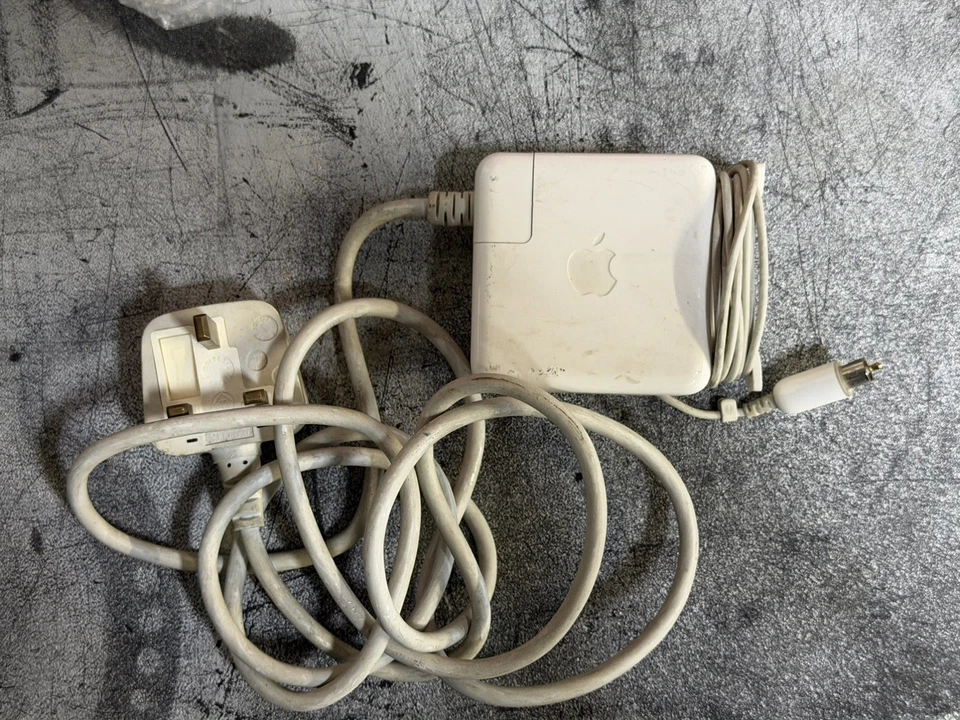 Genuine Apple PowerBook G4 Charger 65W - Image 2 of 2