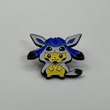Pok mon Pikachu Glaceon Poncho Enamel Pin