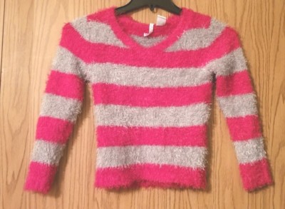  Adorable Warm Fashionable Girl's HEART -N- CRUSH Size L (10/12) Fuzzy Sweater
