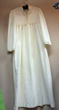 Vintage Vassarette Womens Sleepwear Long Maxi Gown Dress Long Sleeve Lace White