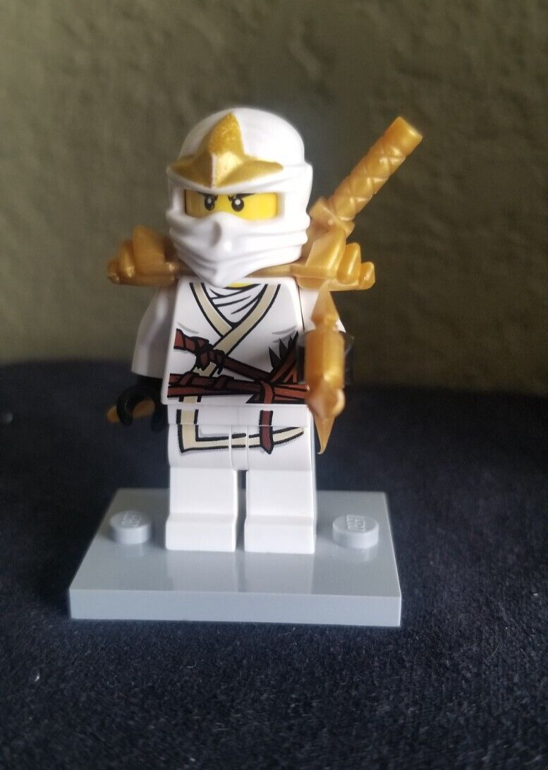 Lego Ninjago Minifigure Zane ZX from set 9445 with Golden Armor Sword