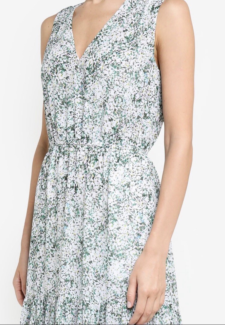 Banana Republic Women's Green Floral Sleeveless V-Neck Fit & Flare Maxi Dress PS | eBay Banana Republic Women's Green Floral Sleeveless V-Neck Fit & Flare Maxi Dress PS | eBay
