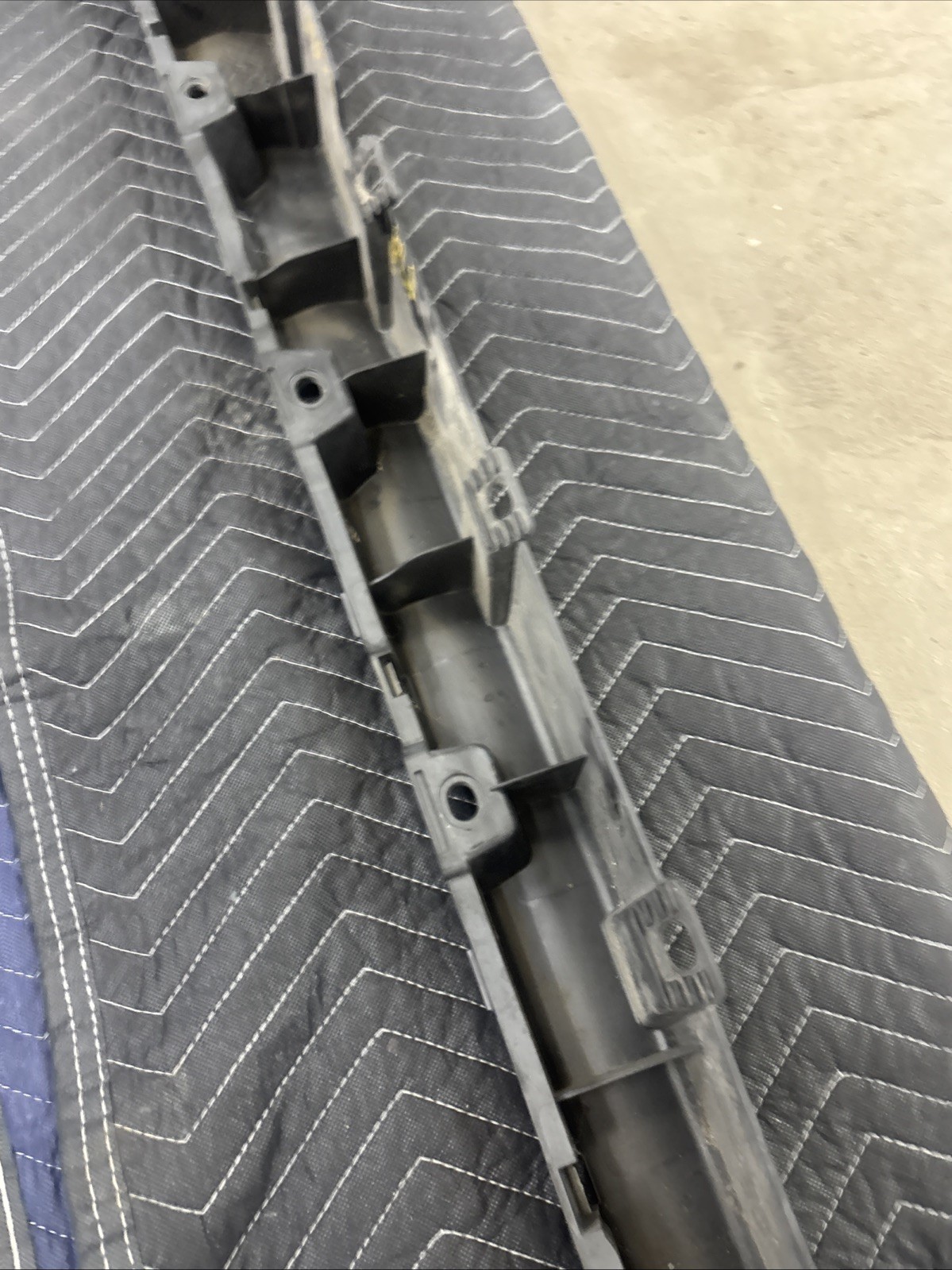 Audi R8 2021 Right Side bracket P/N 4S0853922